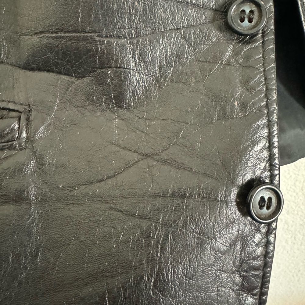 42 Tall Black Leather Vest | The Leather Shop Brand - Picture 8 of 10